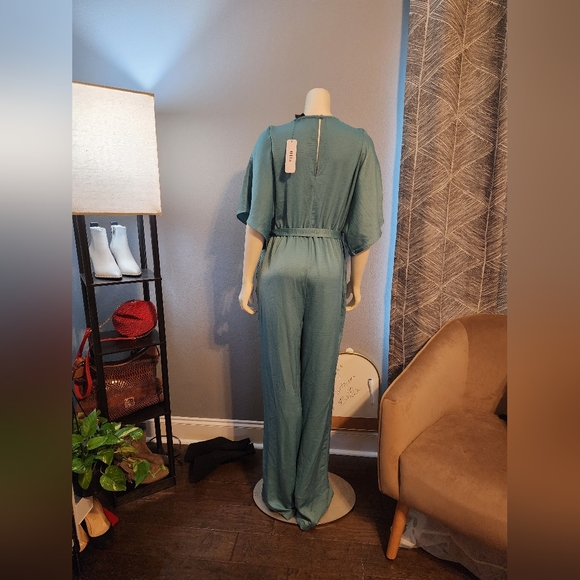 NWT JUMPSUIT SZ LG - Picture 5 of 7